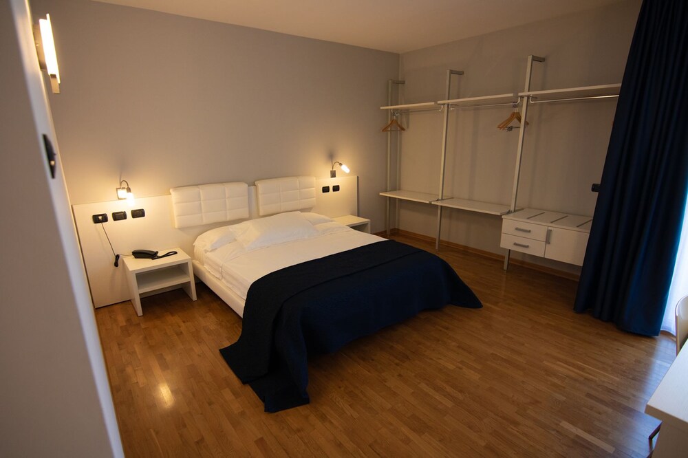 Master Hotel pet-friendly hotel Cadelbosco Di Sopra