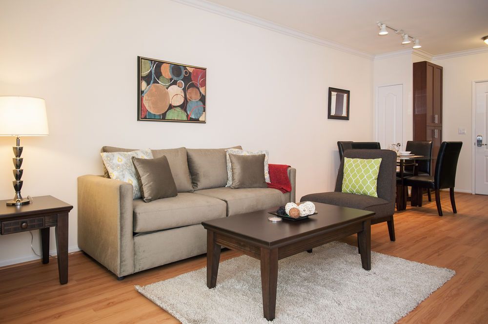 Sunshine Suites at 909 West Temple Street - photo 14