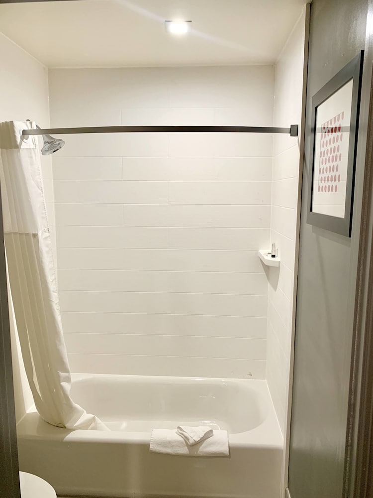 Pacific Motor Inn - photo 17