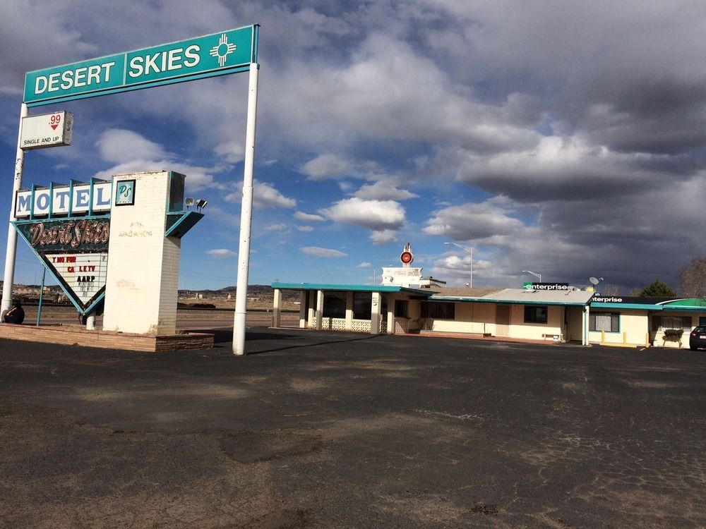 Desert Skies Motel - photo 18