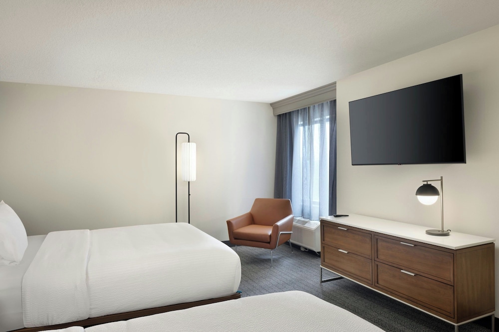 Courtyard by Marriott Springfield Airport - photo 15