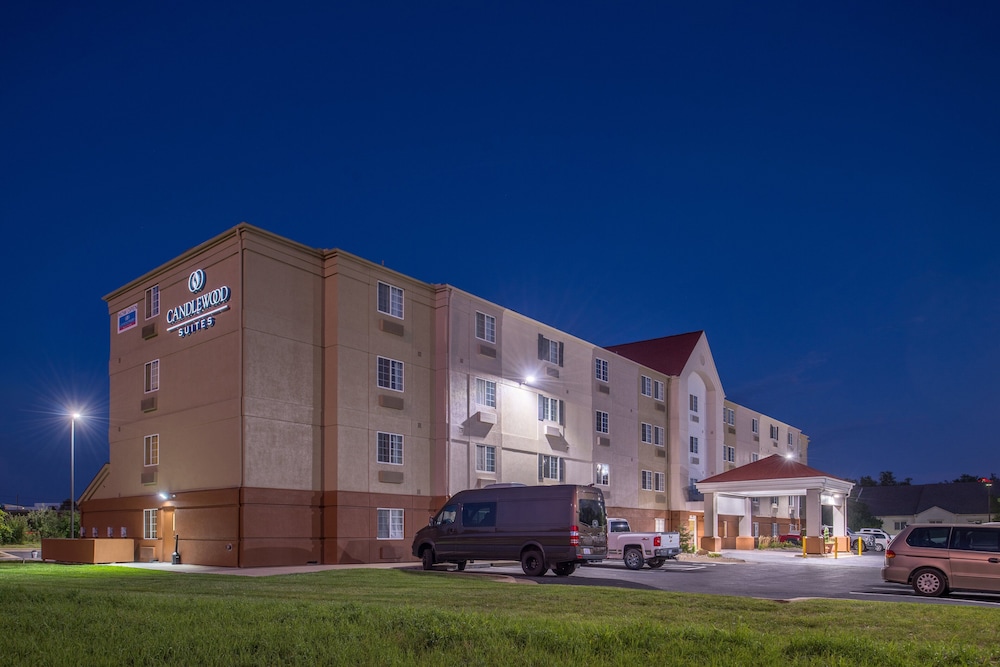 Candlewood Suites Topeka West by IHG - photo 20