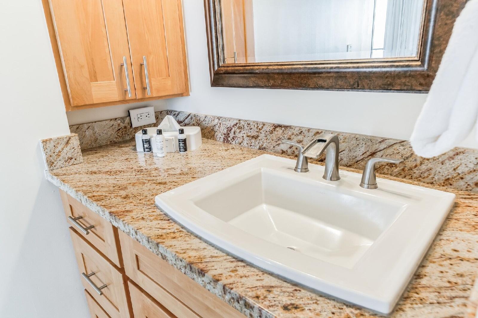 Waikiki Banyan Condo With Panoramic 37th Floor Ocean Views by Koko Resort Vacation Rentals - photo 25