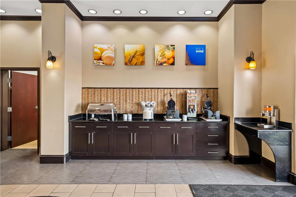 Comfort Suites Waxahachie Dallas - photo 34