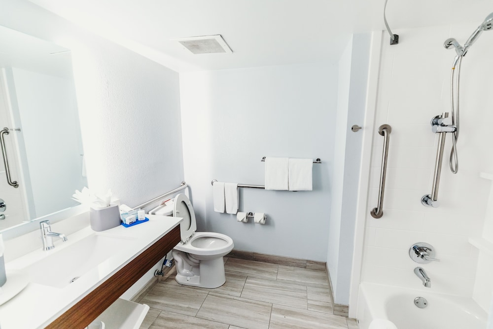Holiday Inn Express Atlanta NE I 85 Clairmont by IHG - photo 11