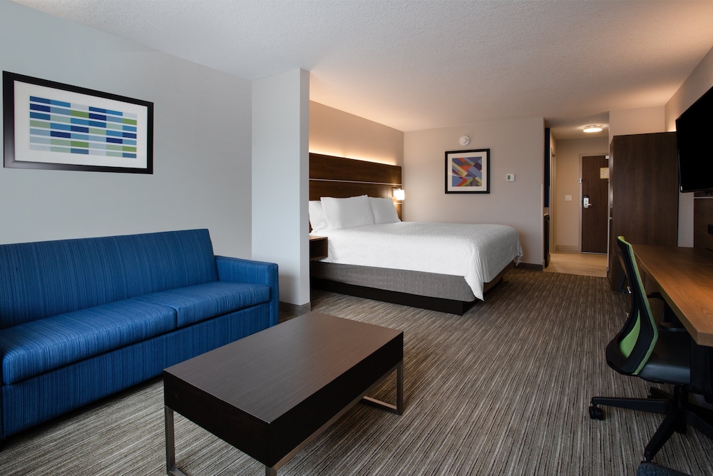Holiday Inn Express & Suites Deland South by IHG - photo 10