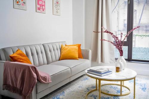 Large Upper East Side 1BD Elevator Rooftop — 4-Star Luxury Hotel in New York City, United States
