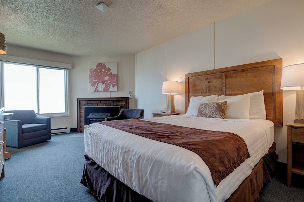 Ester Lee Oceanview Inn - photo 32