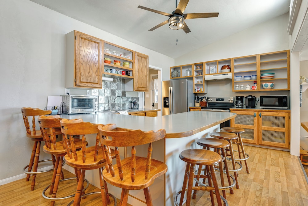 8 Mi to Hiking: Home w Patio in Dtwn Pioche