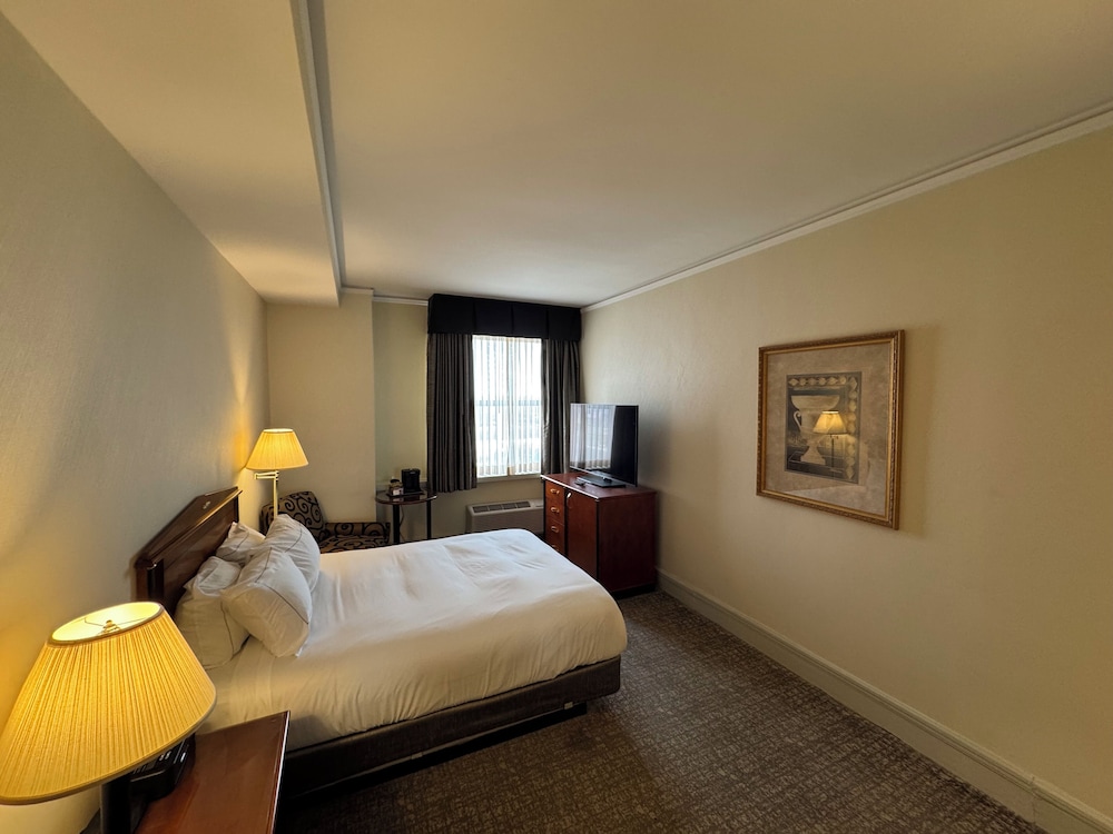 Hilton Cincinnati Netherland Plaza - photo 24