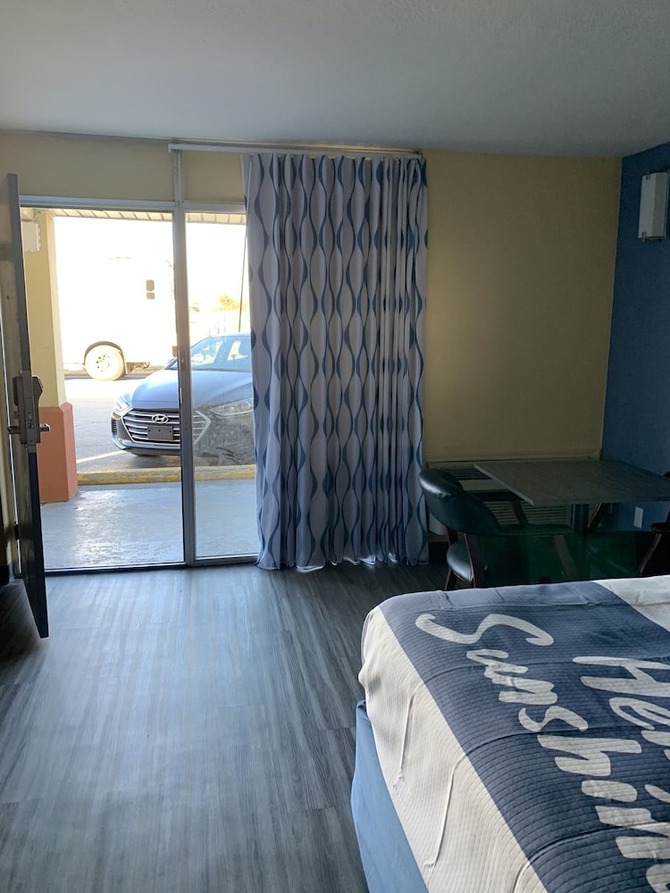 Days Inn by Wyndham Okmulgee - photo 2