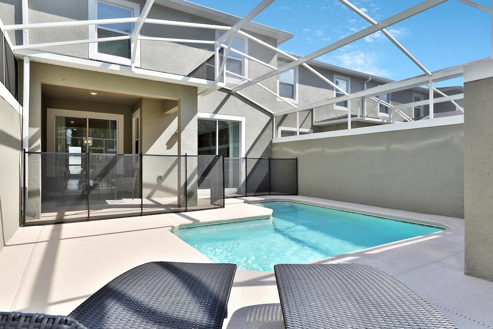 392 OC 4BR Splendor: Private Pool in Kissimmee, United States