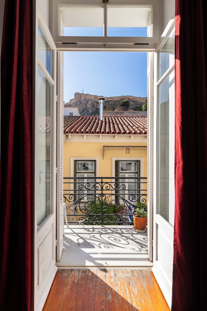 Athenian Getaway Villa in Plaka with Acropolis View by Athenian Homes — 4-Star Luxury Hotel in Athens, Greece