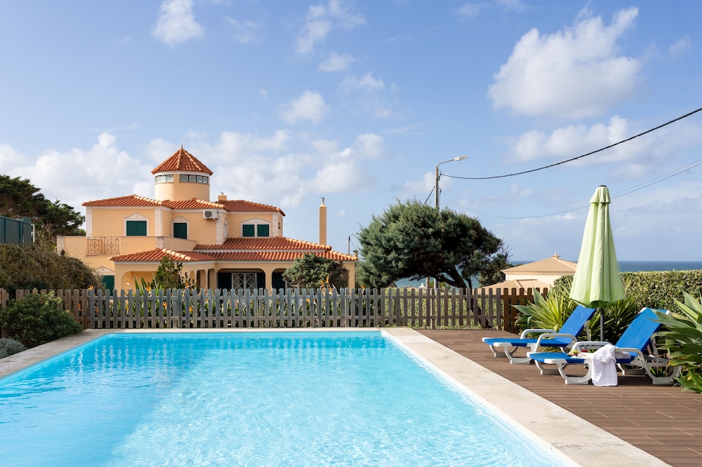JOIVY Splendid 4 BR House w Swimming Pool & Sea View Sintra — 4-Star Luxury Hotel in Sintra, Portugal