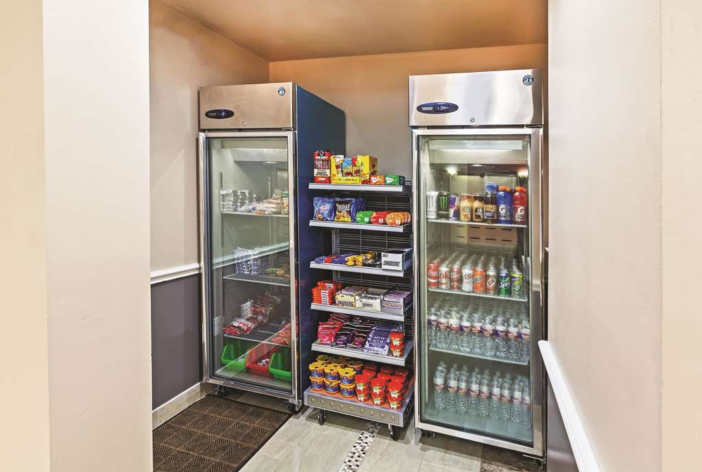 La Quinta Inn & Suites by Wyndham Granbury - photo 35