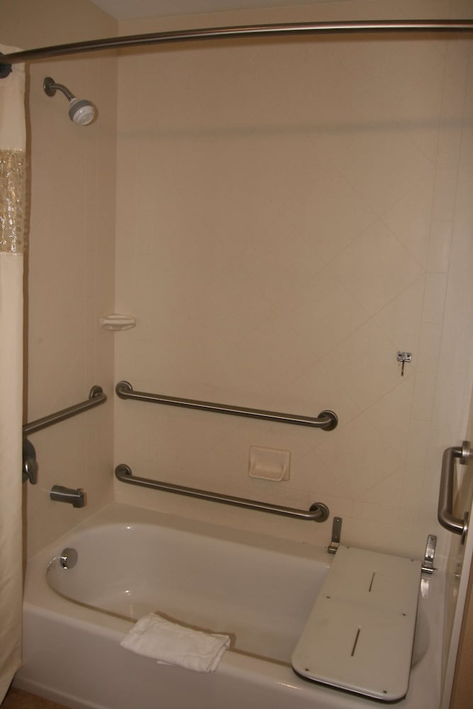Hampton Inn & Suites Folsom - photo 42