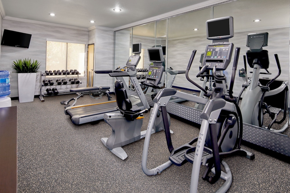 Fairfield Inn and Suites Gainesville - photo 17