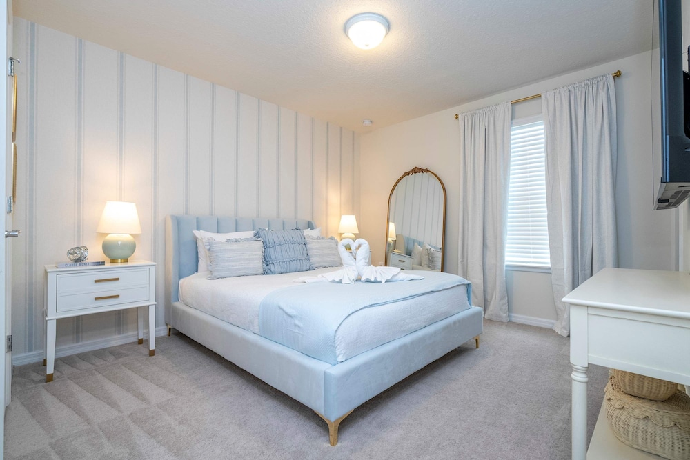 Amazing 5 Suite Home With Resort style Amenities - photo 49