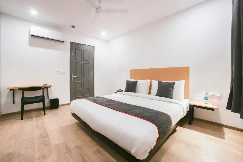 OYO Townhouse 136 Sector 46 Vikas Marg