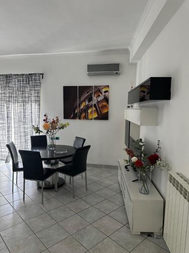 Andrea Happy House Vacation Home — 4-Star Luxury Hotel in Rome, Italy