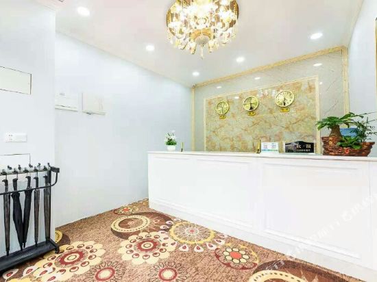 Golden Phoenix Hotel - last minute hotel in Chongqing