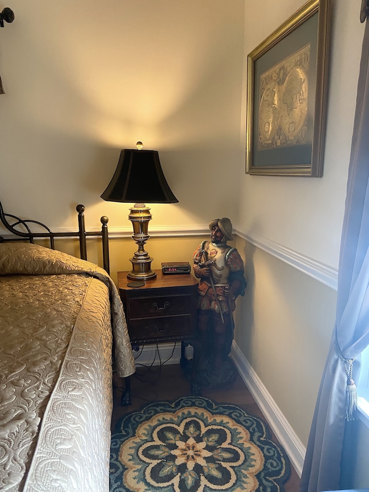 The Cypress Inn Bed & Breakfast - photo 14