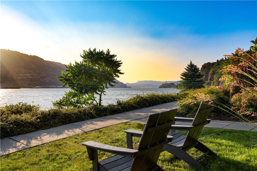 Best Western Plus Hood River Inn - photo 9