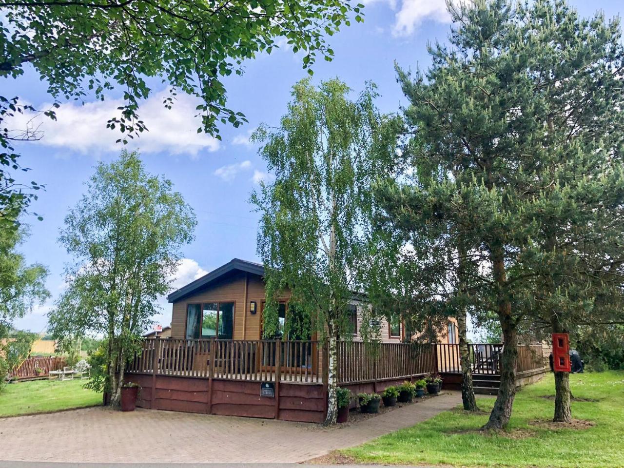 Oakwood Lodge Uk3468 — 4-Star Luxury Hotel in Felton, United Kingdom