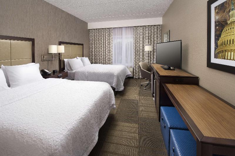 Hampton Inn & Suites Falls Church - photo 81