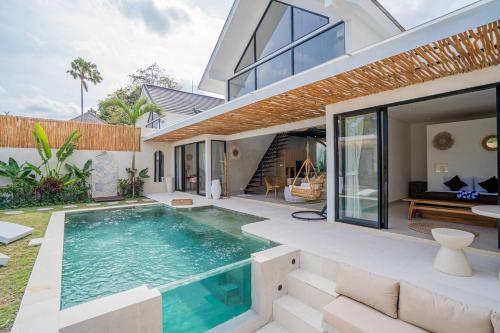 Tropical 3BR Escape Close to the Action in Kerobokan, Indonesia