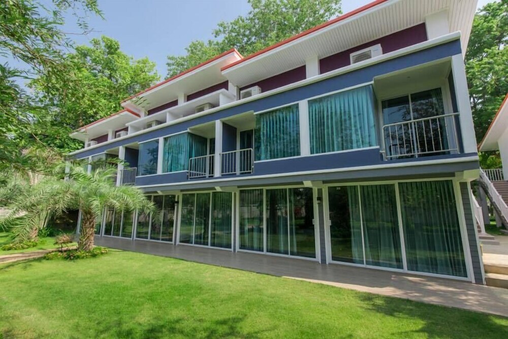 Macan Resort in Kanchanaburi, Thailand