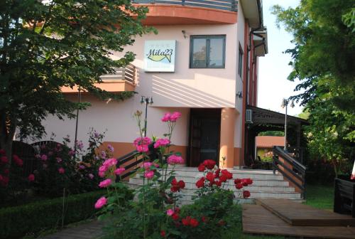 Vila Delta Travel Mila 23 — 4-Star Luxury Hotel in Crisan, Romania