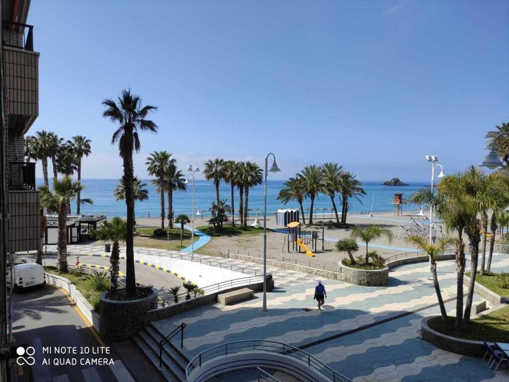 Centro Primera Linea de Playa — 4-Star Luxury Hotel in Almunecar, Spain