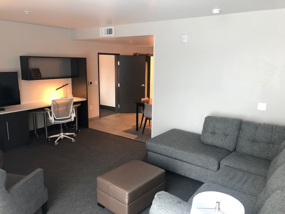 Home2 Suites by Hilton Los Angeles Montebello - photo 16