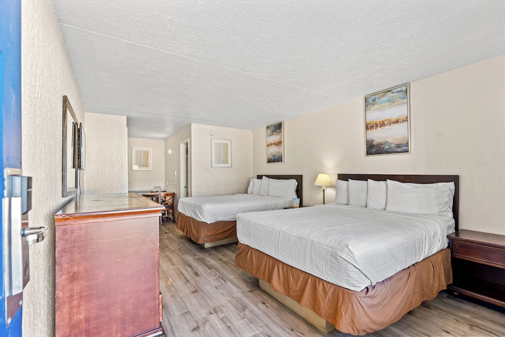 Ocean 5 Hotel - photo 2