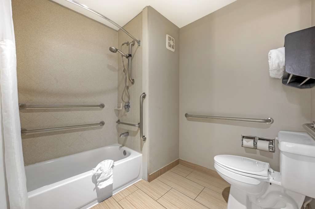 Best Western Plus Lafayette Hotel University Area - photo 28