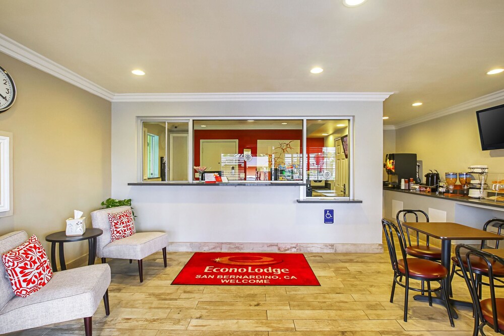 Econo Lodge San Bernardino I 215 - photo 4