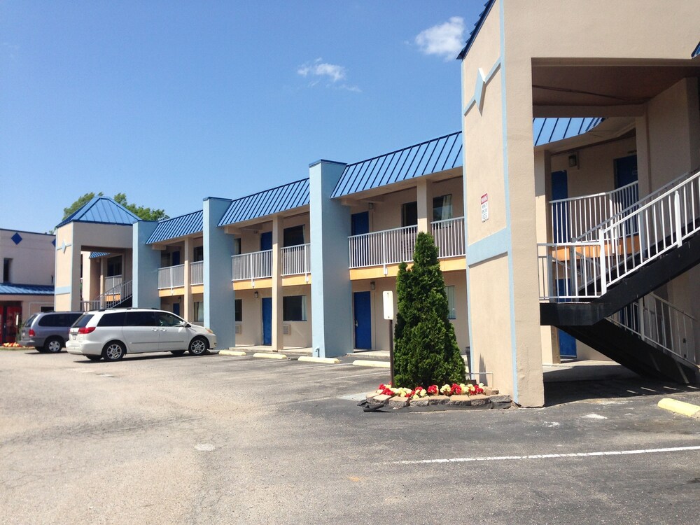 Super 8 by Wyndham Portsmouth Norfolk - photo 21