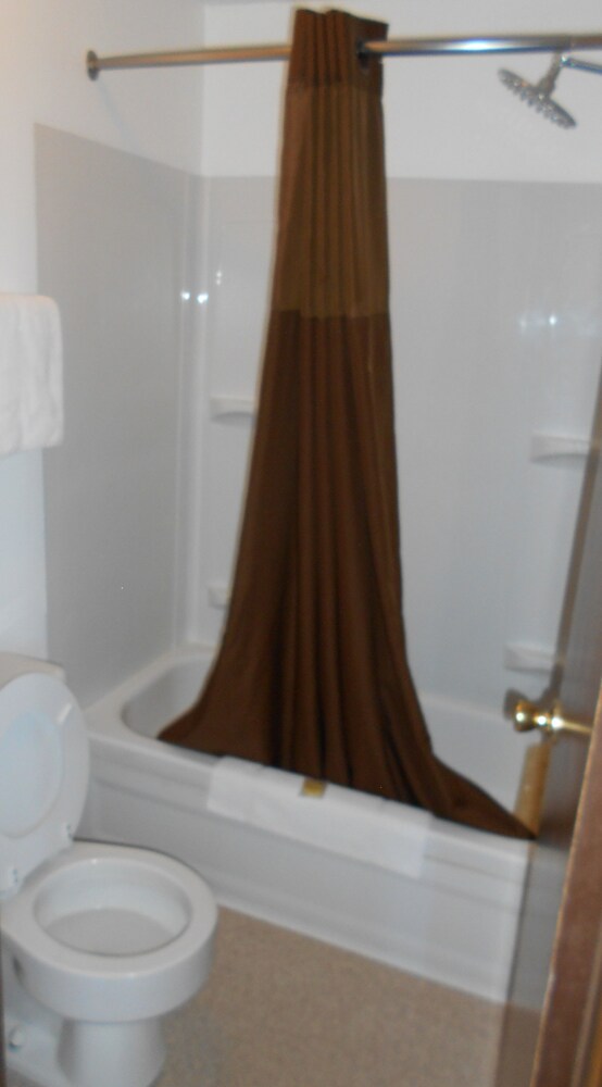 Super Saver Inn - photo 27
