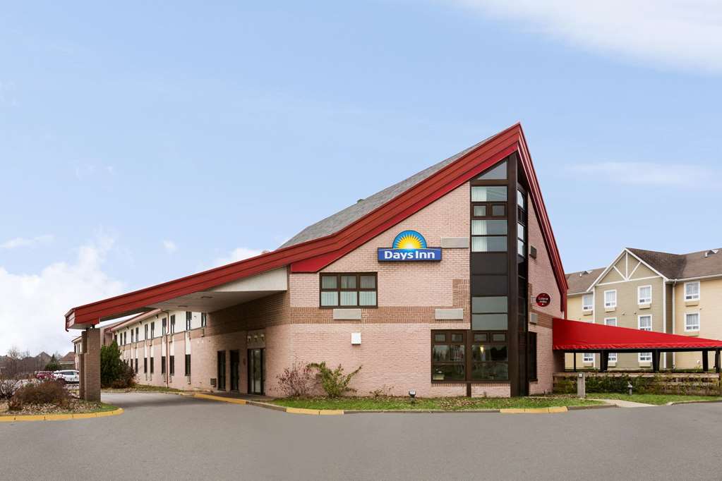 Days Inn by Wyndham Trois Rivieres in Trois-Rivieres, Canada