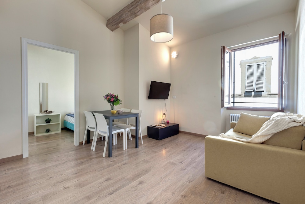 Santa Reparata Apartment by Mamo Florence — 4-Star Luxury Hotel in Florence, Italy