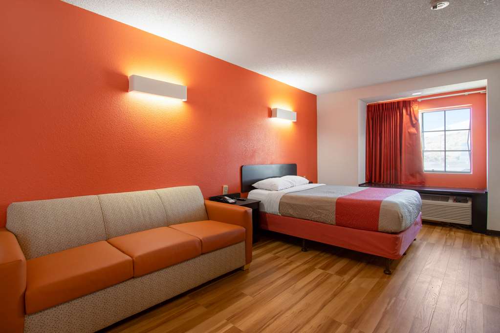 Motel 6 El Paso TX Southeast - photo 10