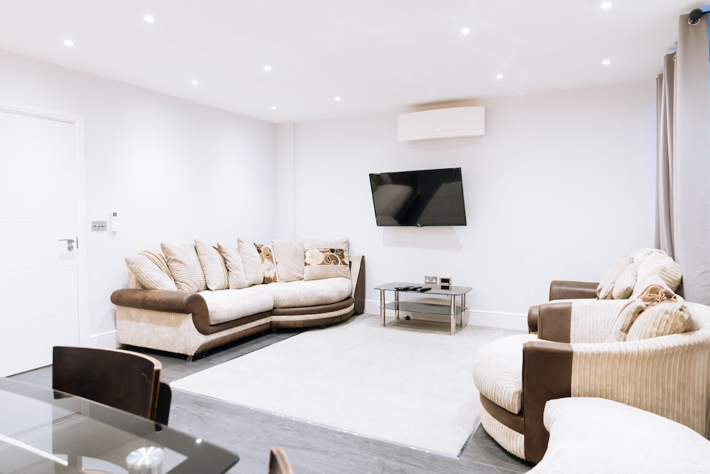 Map Residential Apartments — 4-Star Luxury Hotel in London, United Kingdom