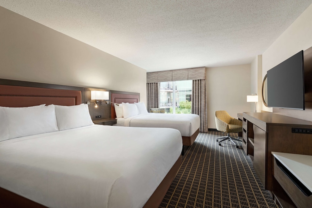 Hampton Inn & Suites Greenville Downtown RiverPlace - photo 14