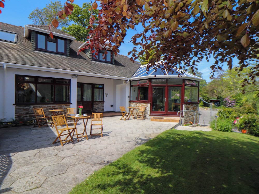 Lakeside — 4-Star Luxury Hotel in Falmouth, United Kingdom