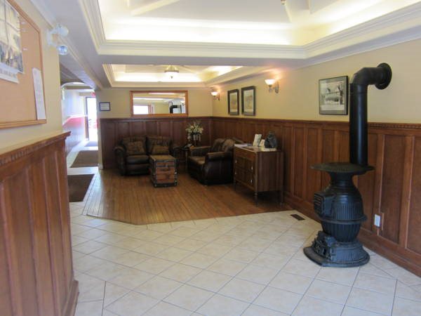 Reynolds Hotel — Lillooet — photo 3