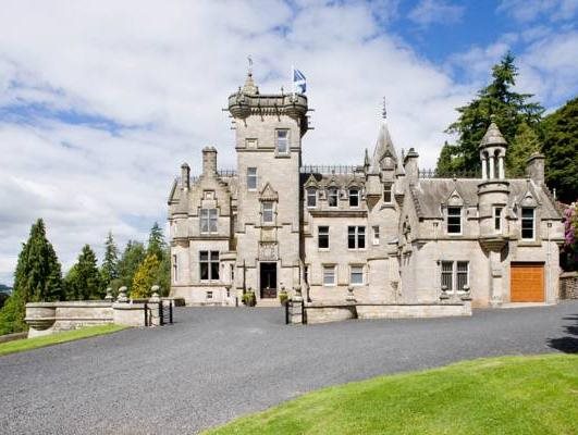 Kinnettles Castle — 5-Star Luxury Hotel in Forfar, United Kingdom