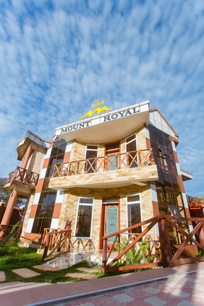 Mount Royal Villa Hotel - carbon neutral hotel in Tanzania