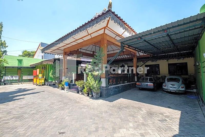 Hotel Wisata Ziarah Sunan Bonang Syariah Mitra RedDoorz in Tuban, Indonesia