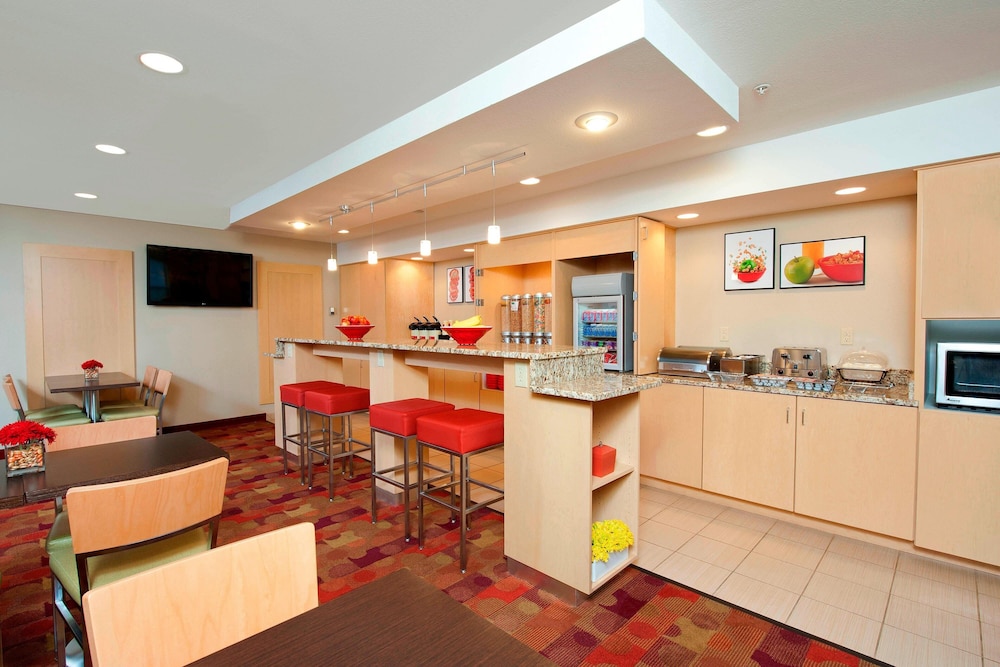 MainStay Suites Bloomington near University - photo 19